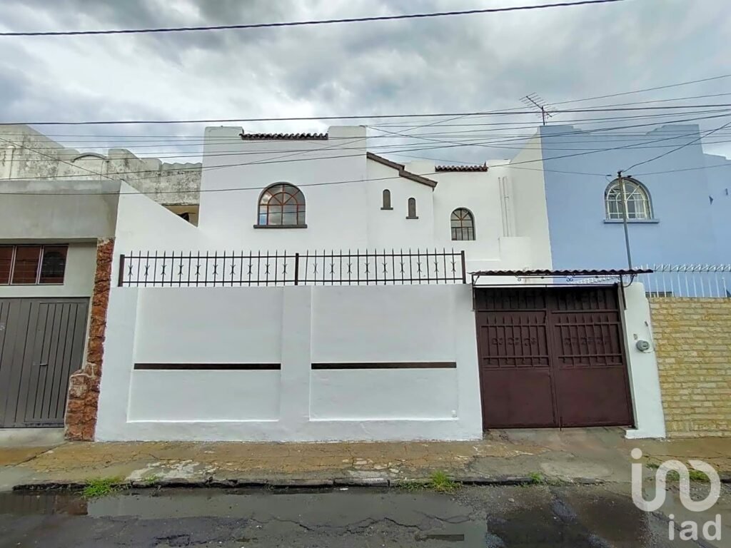 Casa en venta Privada Parque España (5 minutos del Centro)
