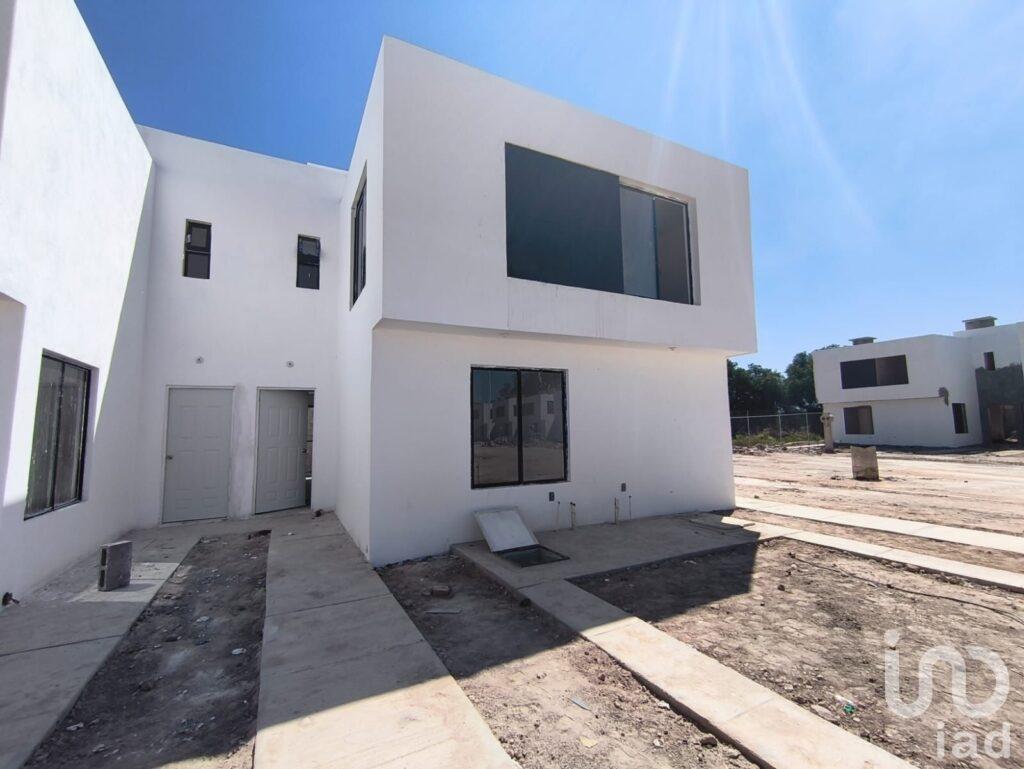 Casas en Venta en S.G.S muy cerca de Periferico Oriente y Centro de Soledad