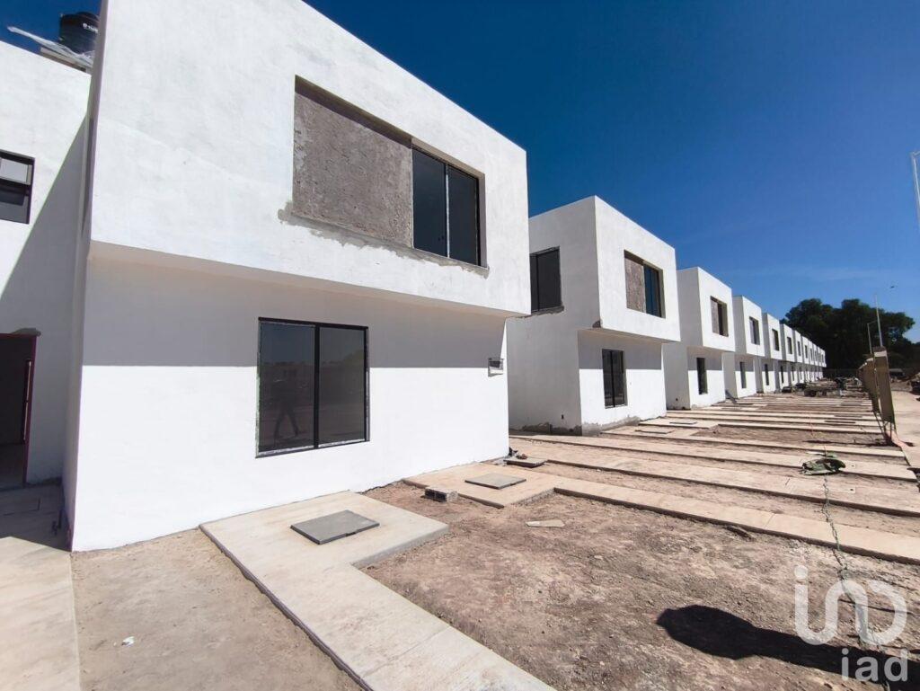 Casas en Venta en S.G.S muy cerca de Periferico Oriente y Centro de Soledad