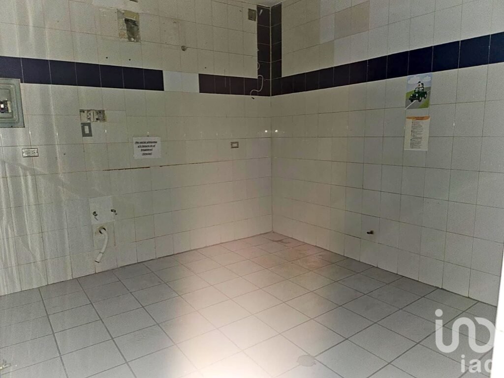 Local en Renta  en Avenida Tecnológico frente a GaleriasTec