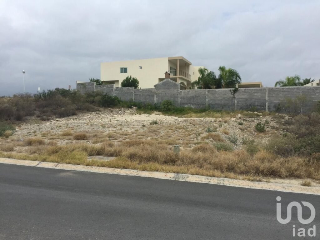 Terreno en VENTA en Fracc. Hacienda San Pedro,  Zuazua, N.L.