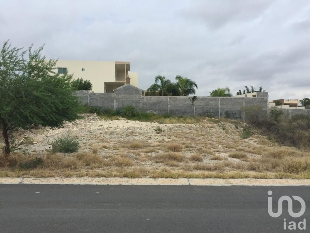 Terreno en VENTA en Fracc. Hacienda San Pedro,  Zuazua, N.L.
