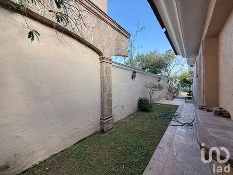 Casa en Fraccionamiento Los Frailes, Zapopan