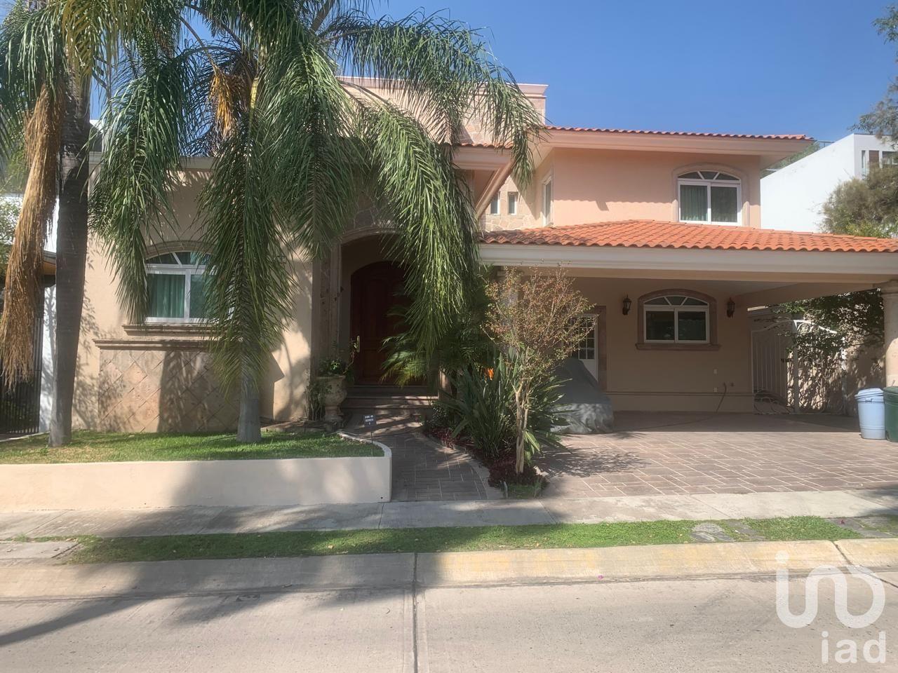 Casa en Fraccionamiento Los Frailes, Zapopan