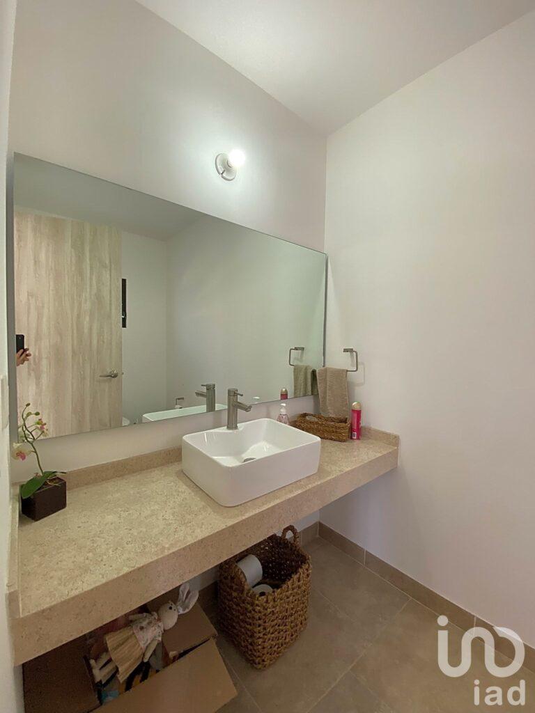 CASA EN VENTA CON 4 RECAMARAS Y ROOF GARDEN, SAMARE ZIBATA