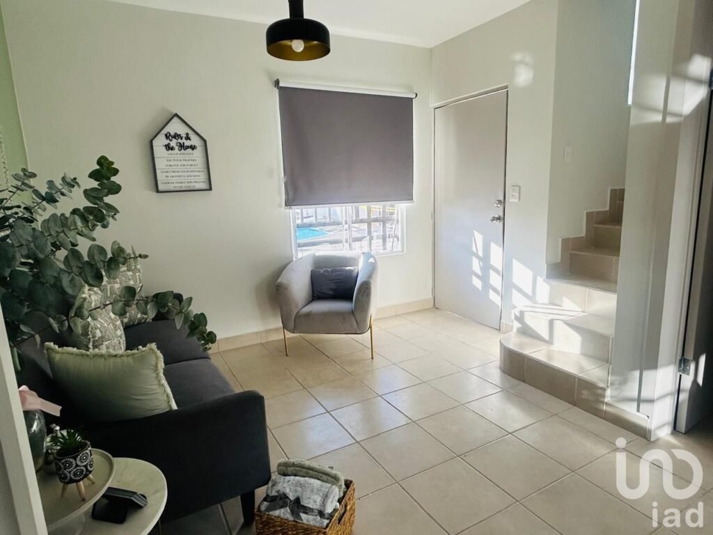 Se vende Casa con precio especial en privada Victoria Residencial, Tijuana. (#4)