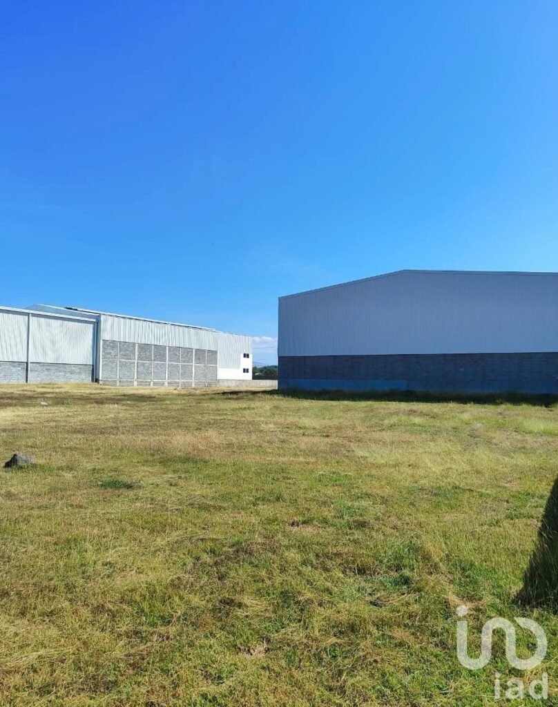 Terreno Industrial en Cluster Novotech, Silao,Gto,a pocos metros de Autopista y frente a Fipasi