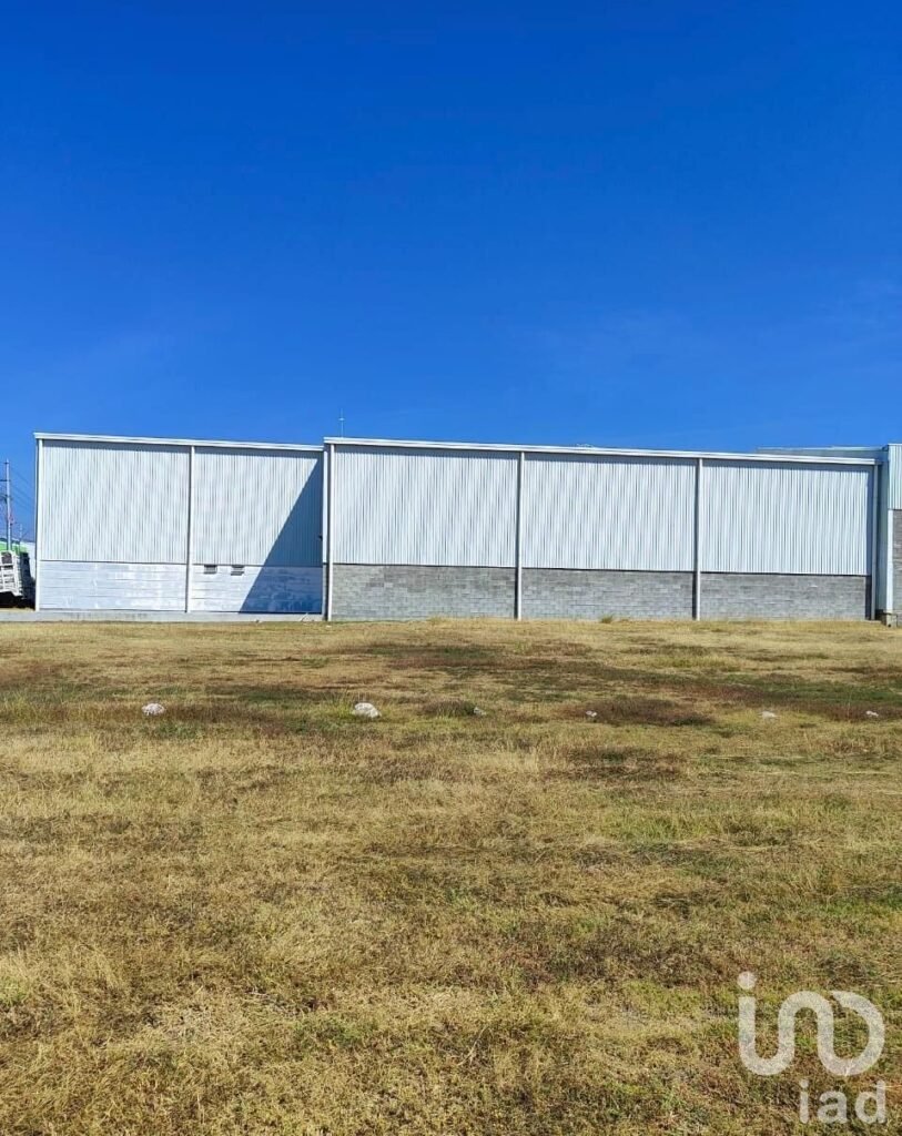 Terreno Industrial en Cluster Novotech, Silao,Gto,a pocos metros de Autopista y frente a Fipasi