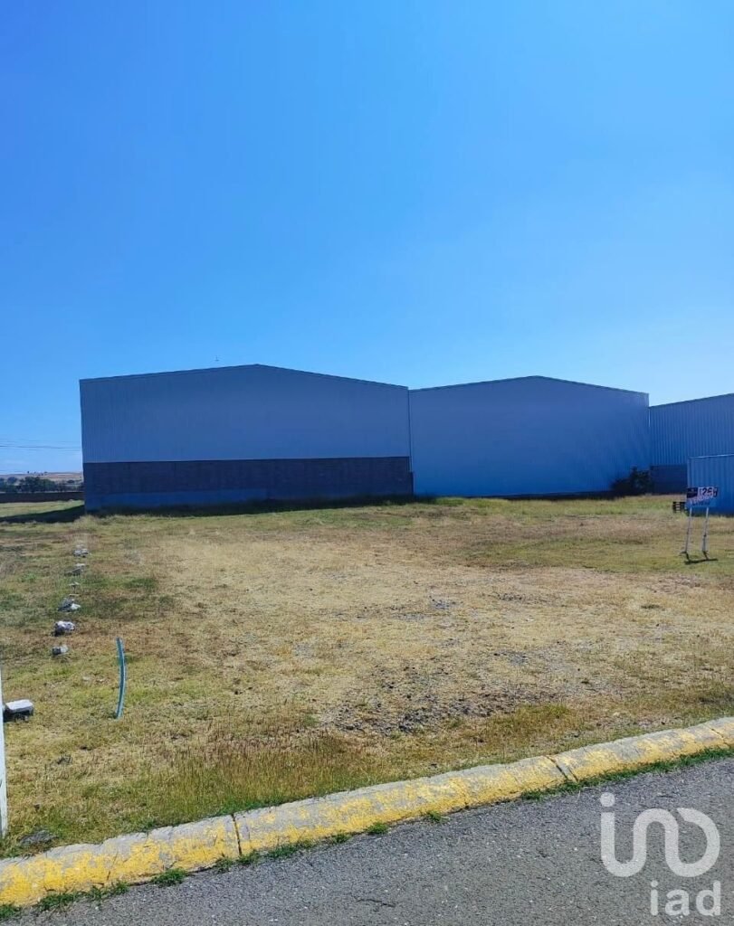 Terreno Industrial en Cluster Novotech, Silao,Gto,a pocos metros de Autopista y frente a Fipasi