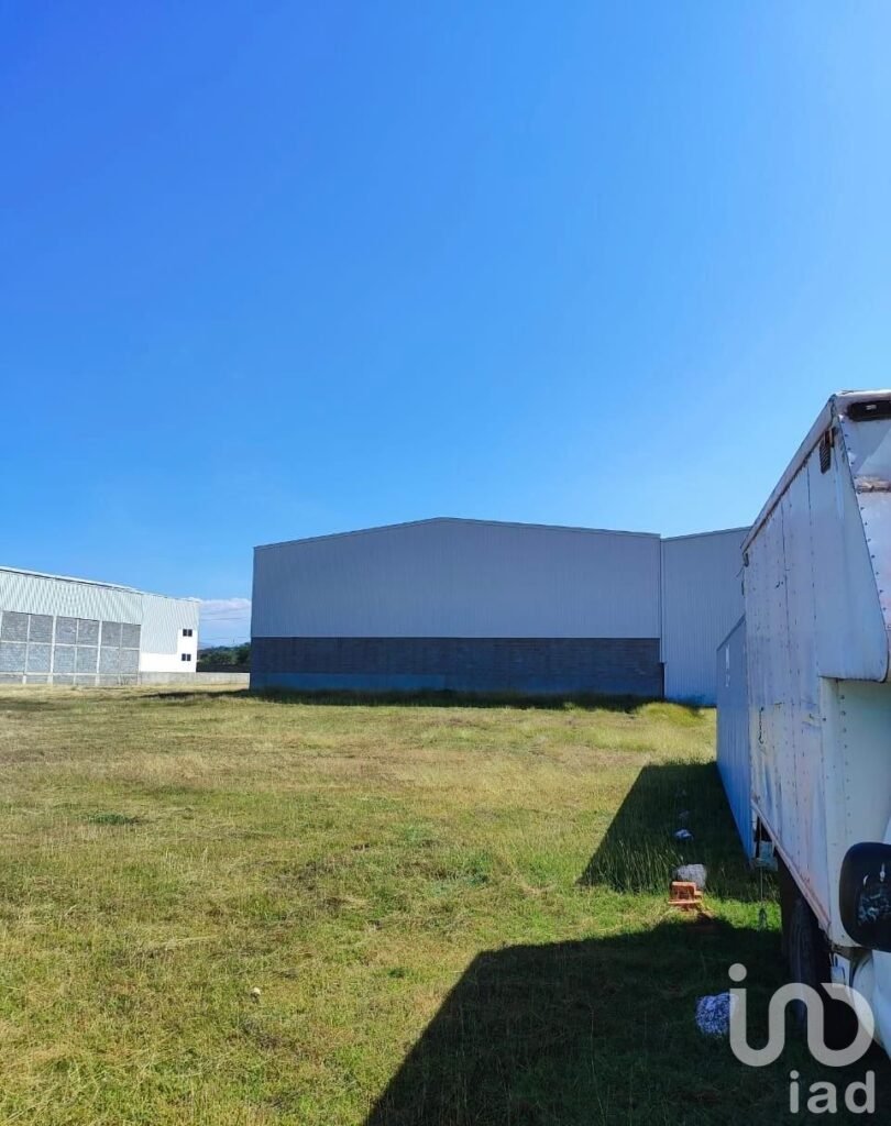 Terreno Industrial en Cluster Novotech, Silao,Gto,a pocos metros de Autopista y frente a Fipasi