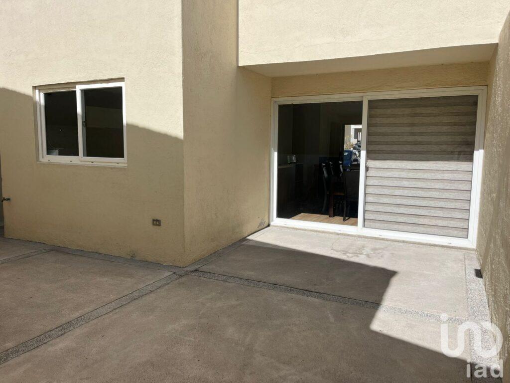 Casa Amueblada en Renta en Zibata