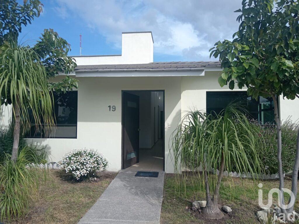 Casa de un nivel en venta en Real del Bosque, Corregidora