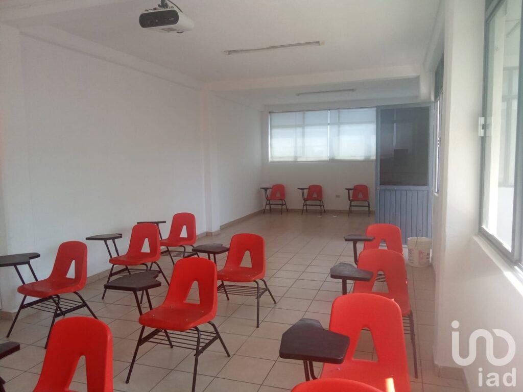 Renta de piso planta alta