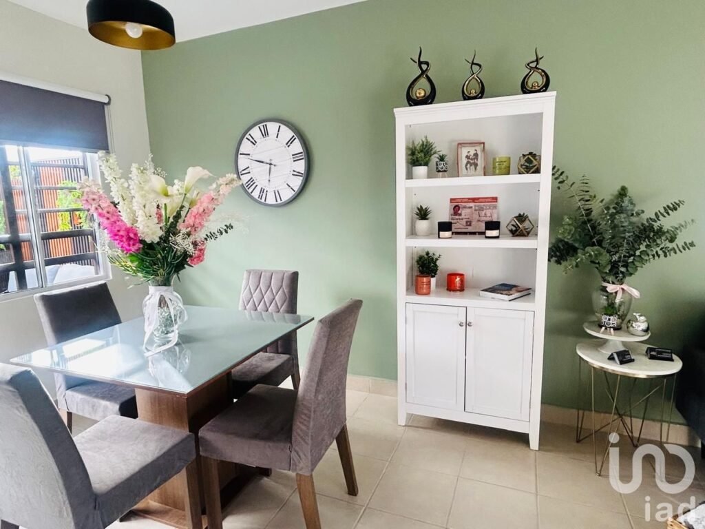 Se vende Casa con precio especial en privada Victoria Residencial, Tijuana. (#9)