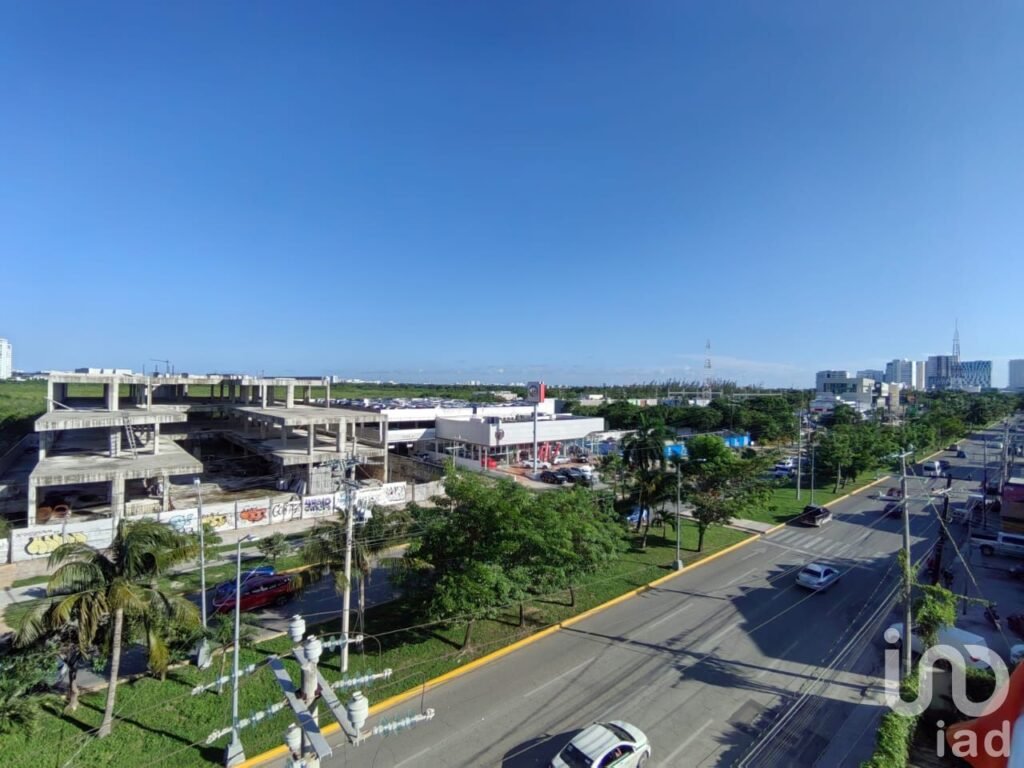 VENDO CONDOMINIO NUEVO EN AV. BONAMPAK FRENTE A PUERTO CANCUN, CANCUN, Q.ROO