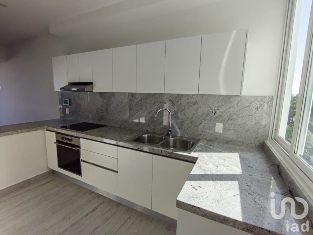 VENDO CONDOMINIO NUEVO EN AV. BONAMPAK FRENTE A PUERTO CANCUN, CANCUN, Q.ROO