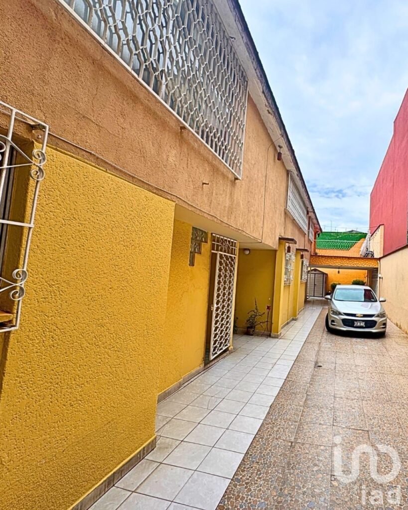 Casa en venta, Ignacio López Rayón 1223, Col. Universidad, Toluca, México.