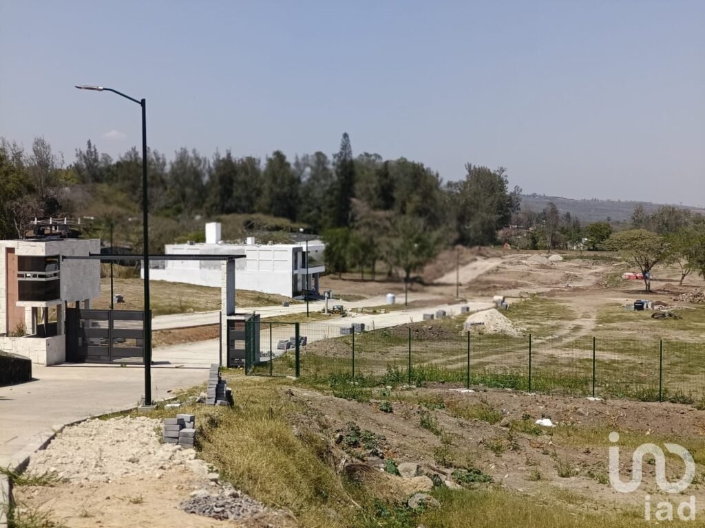 TERRENO EN VENTA, LOTE  2, FRACC. BOSQUES DE LAS HAYAS RESIDENCIAL,  EL LENCERO EMILIANO ZAPATA, VER