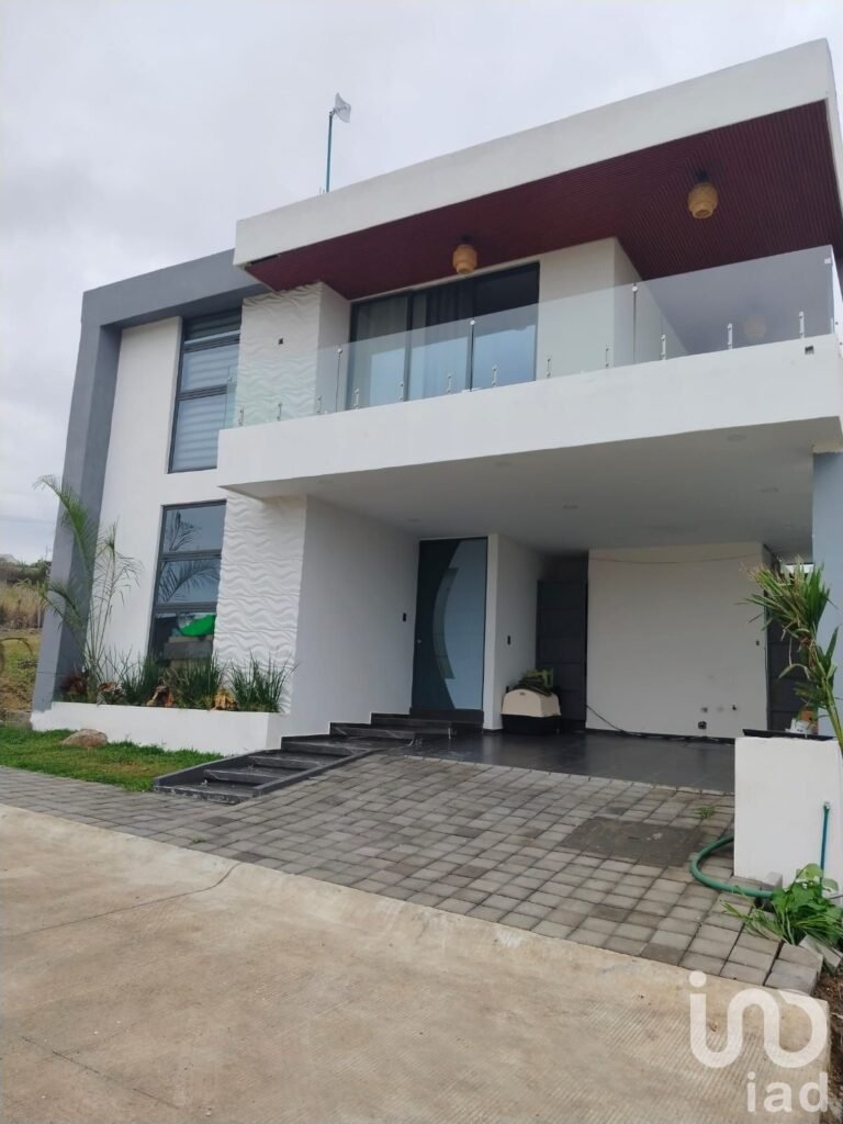 TERRENO EN VENTA, LOTE  2, FRACC. BOSQUES DE LAS HAYAS RESIDENCIAL,  EL LENCERO EMILIANO ZAPATA, VER