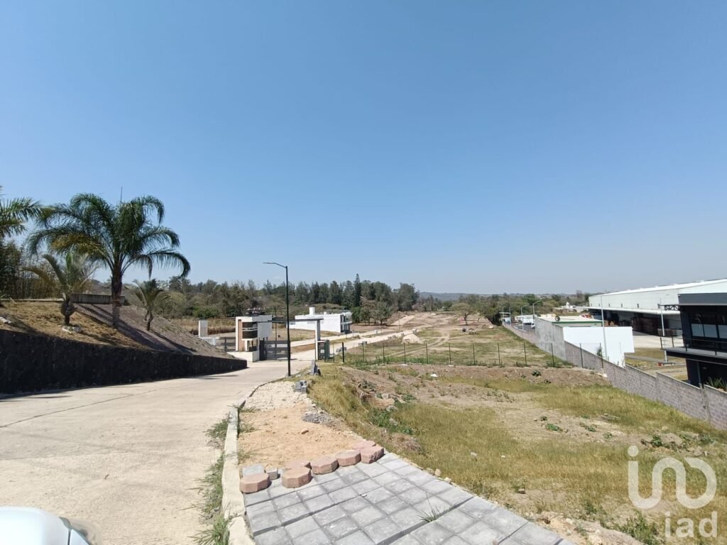 TERRENO EN VENTA LOTE 6, FRACC. BOSQUES DE LAS HAYAS RESIDENCIAL, EL LENCERO EMILIANO ZAPATA, VER.