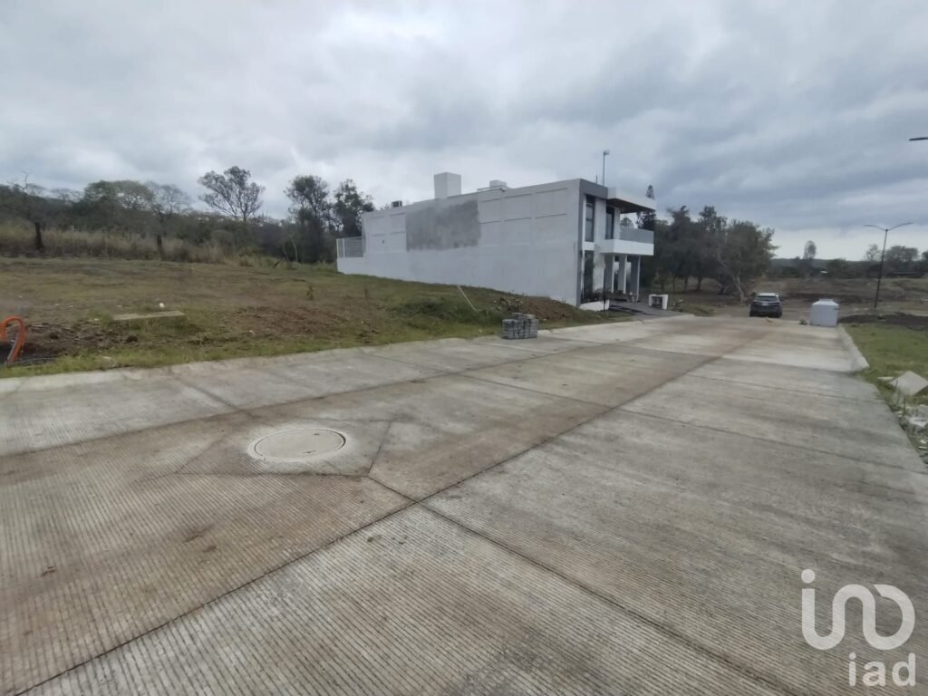 TERRENO EN VENTA LOTE 6, FRACC. BOSQUES DE LAS HAYAS RESIDENCIAL, EL LENCERO EMILIANO ZAPATA, VER.