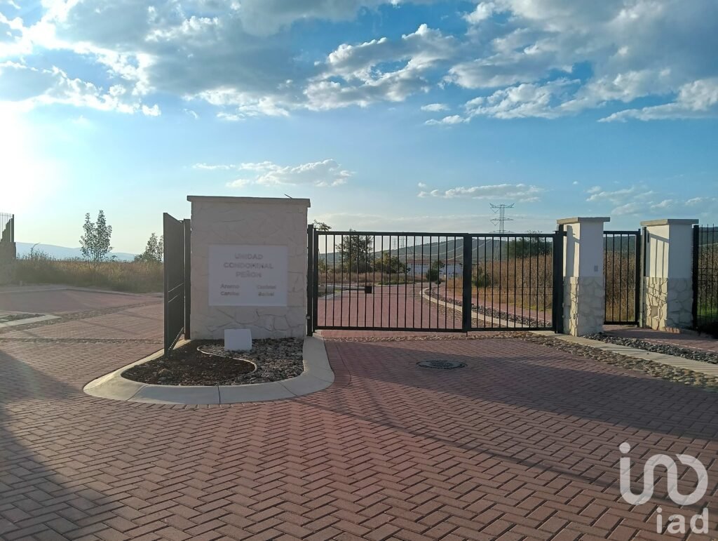 TERRENO EN VENTA CD MADERAS CORREGIDORA PRIVADA PEÑON CAROBA