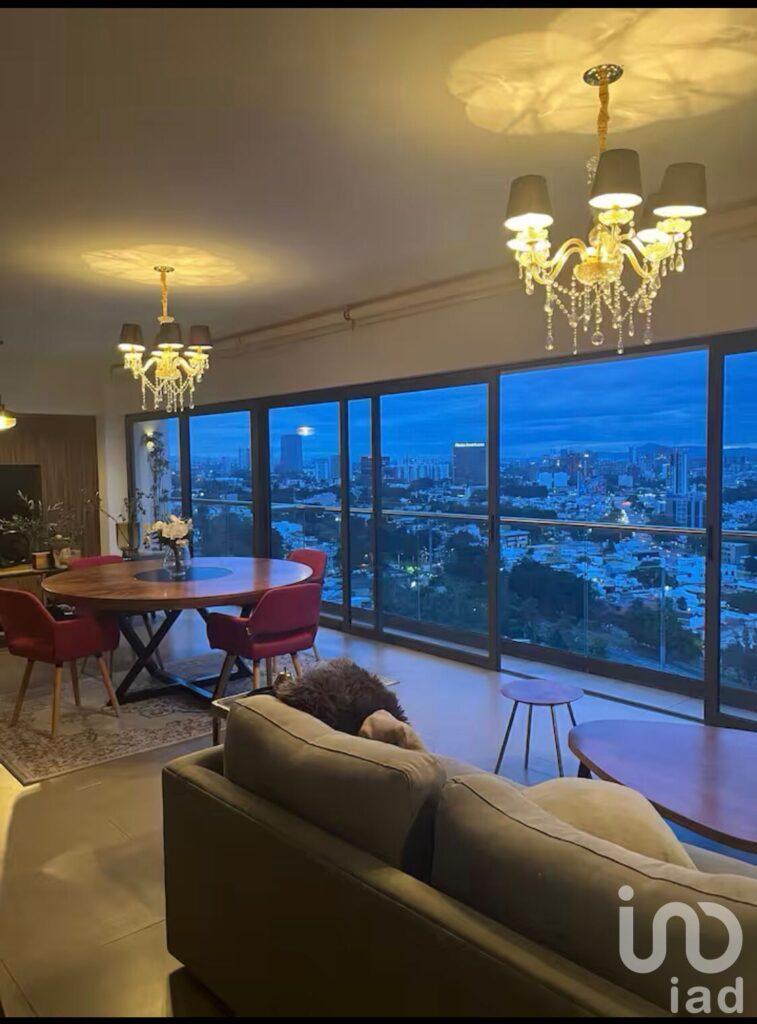 Departamento en Venta en Jardines del Bosque Norte