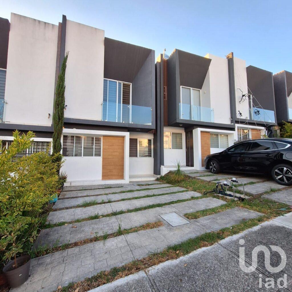 VENTA CASA QUINTA CANTERA ZONA ALTOZANO MORELIA FRENTE AL AREA VERDE