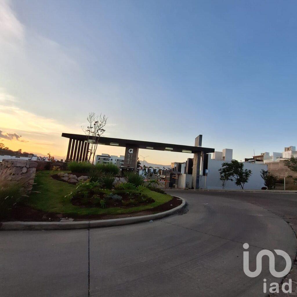 VENTA CASA QUINTA CANTERA ZONA ALTOZANO MORELIA FRENTE AL AREA VERDE