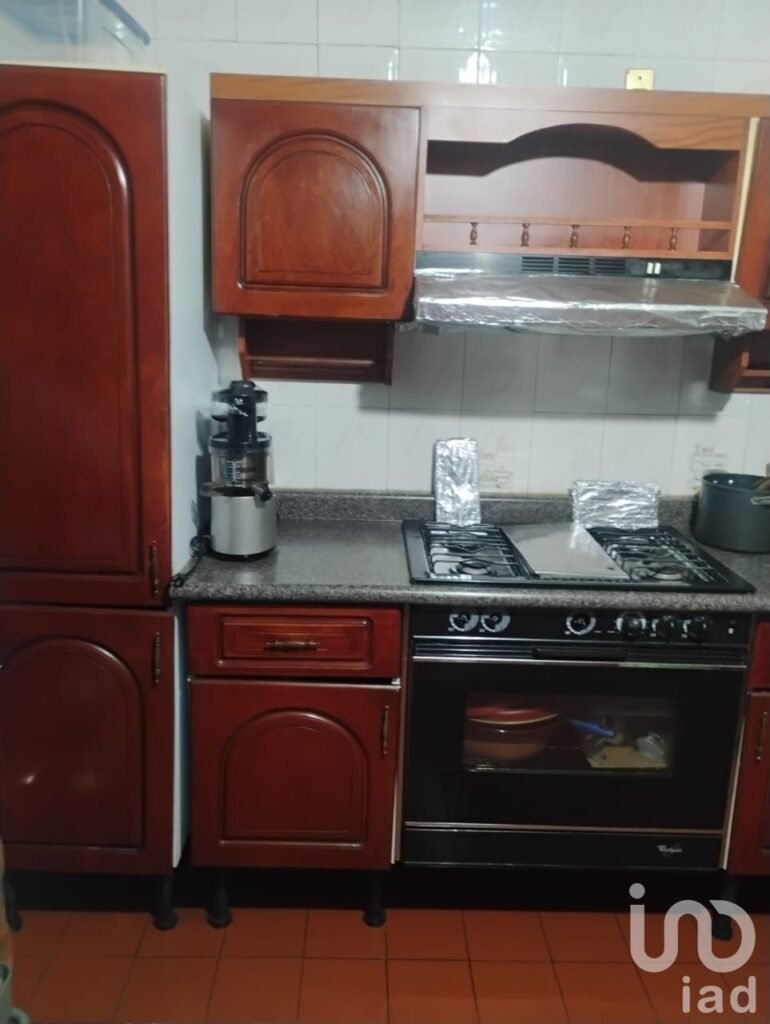 Casa Habitación con local comercial, en la Colonia, Jaime Torres Bodet, Alcaldía Tláhuac.