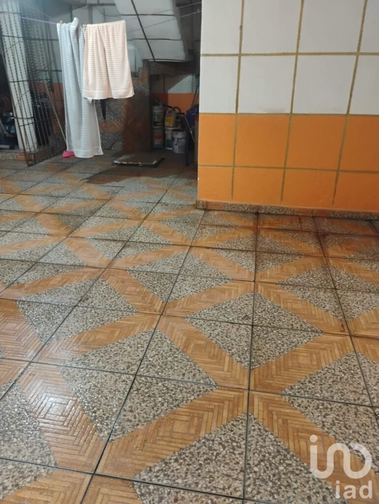 Casa Habitación con local comercial, en la Colonia, Jaime Torres Bodet, Alcaldía Tláhuac.