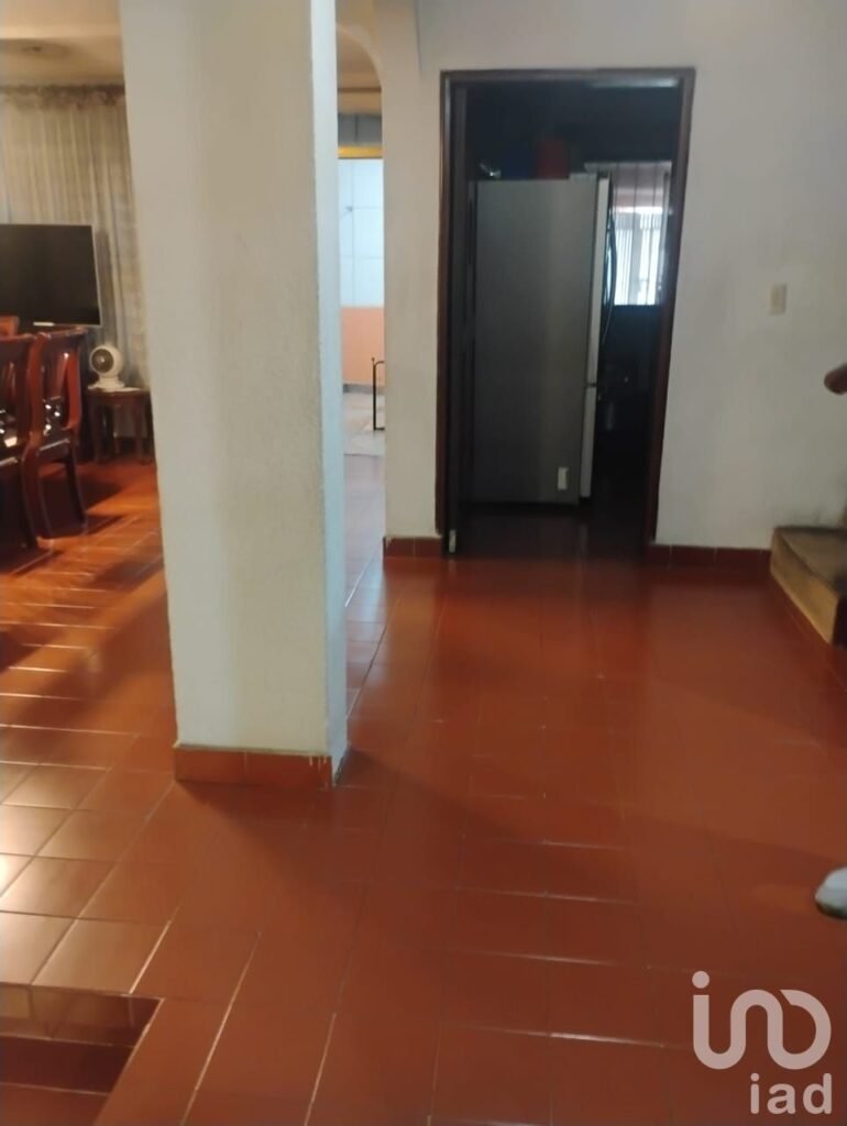 Casa Habitación con local comercial, en la Colonia, Jaime Torres Bodet, Alcaldía Tláhuac.