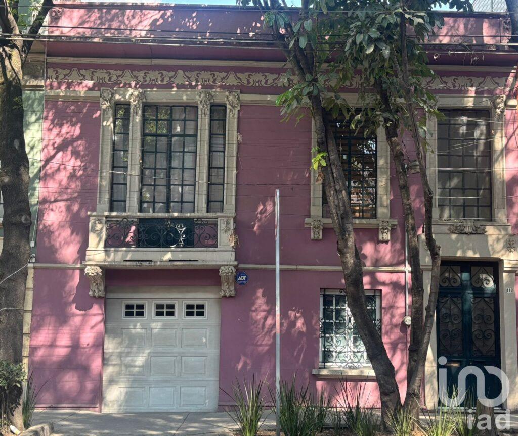 Se vende hermosa casa Porfiriana en la Roma con uso de suelo comercial