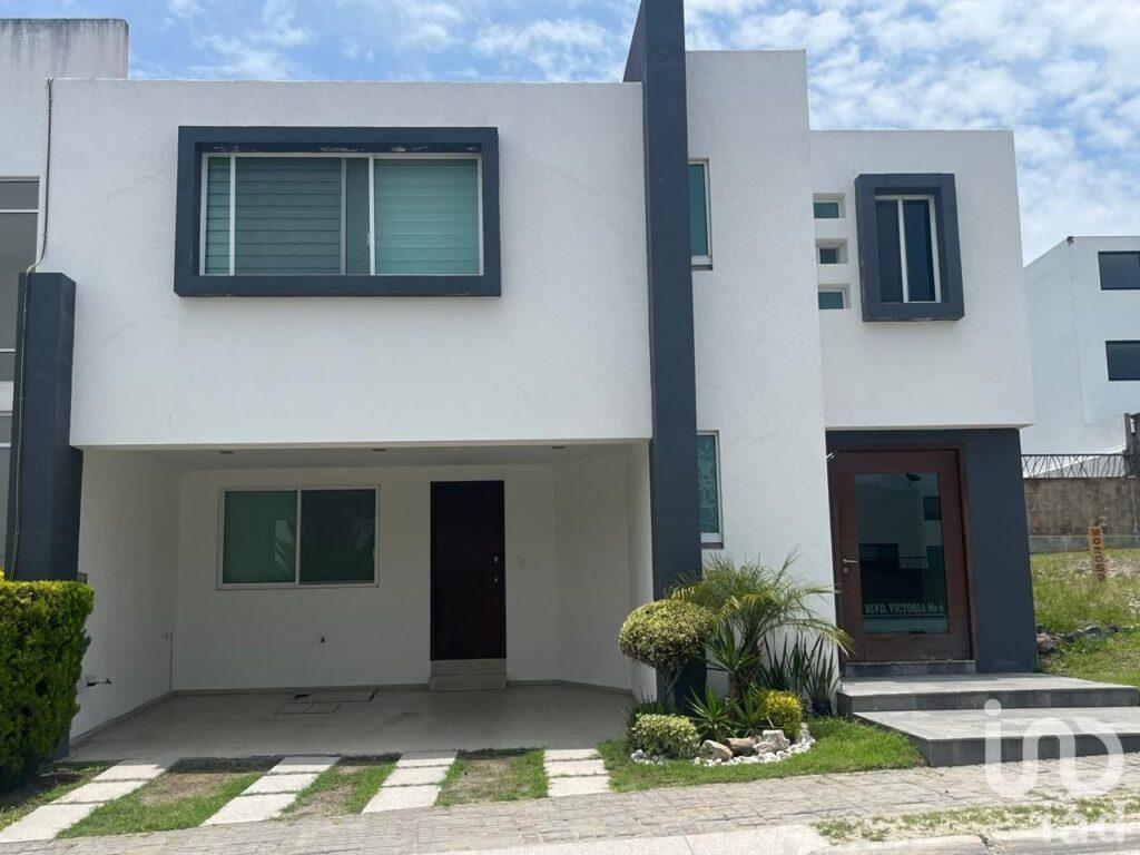 VENTA CASA EN LOMAS DE ANGELOPOLIS II