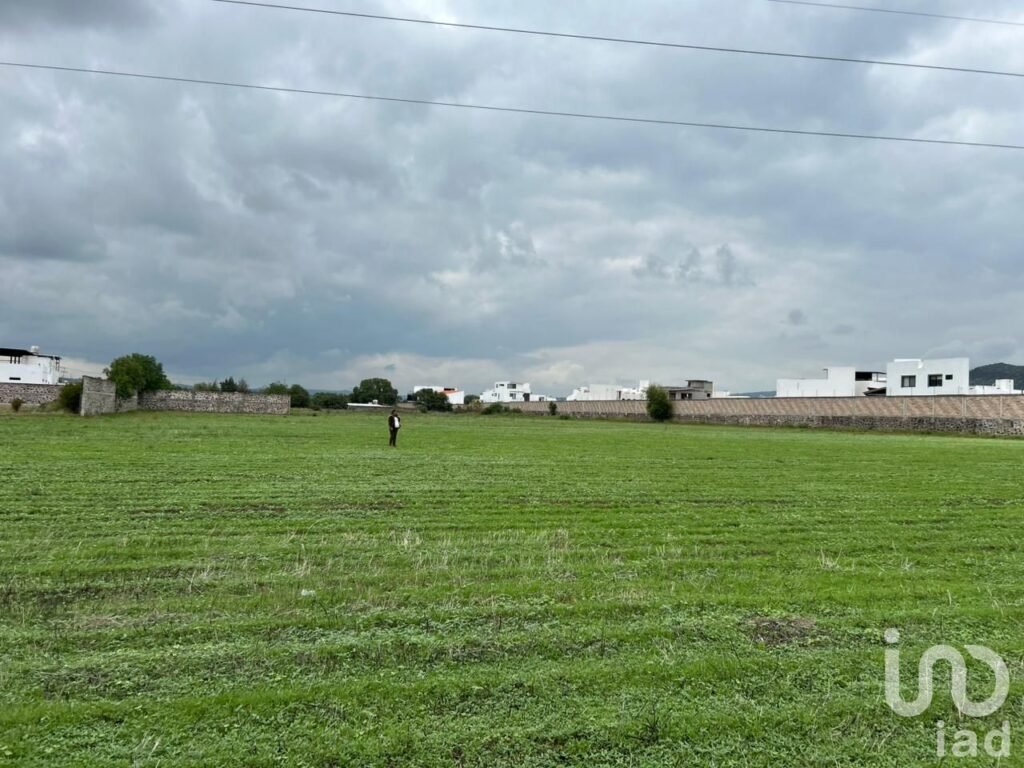 Venta Terreno o Macro en San Juan del Río, Canal de Santa Clara aún costado de SANTUARIA