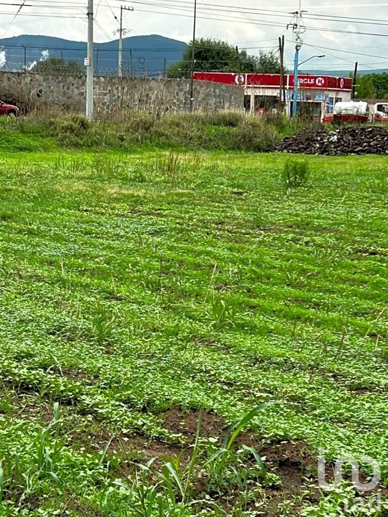 Venta Terreno o Macro en San Juan del Río, Canal de Santa Clara aún costado de SANTUARIA