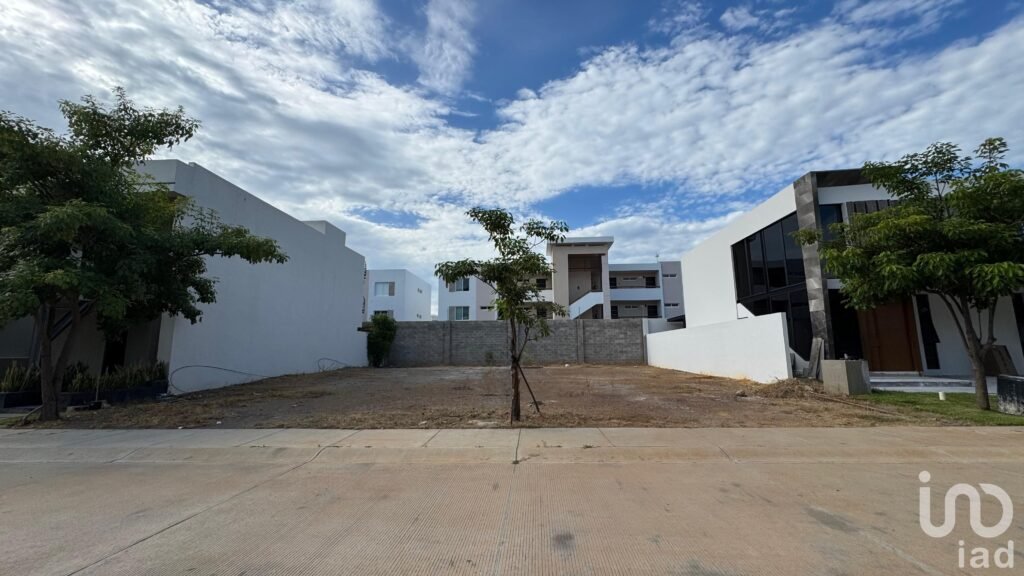 Terreno en VENTA en EL CIELO Parque Residencial  252m2 Cerritos Mazatlán