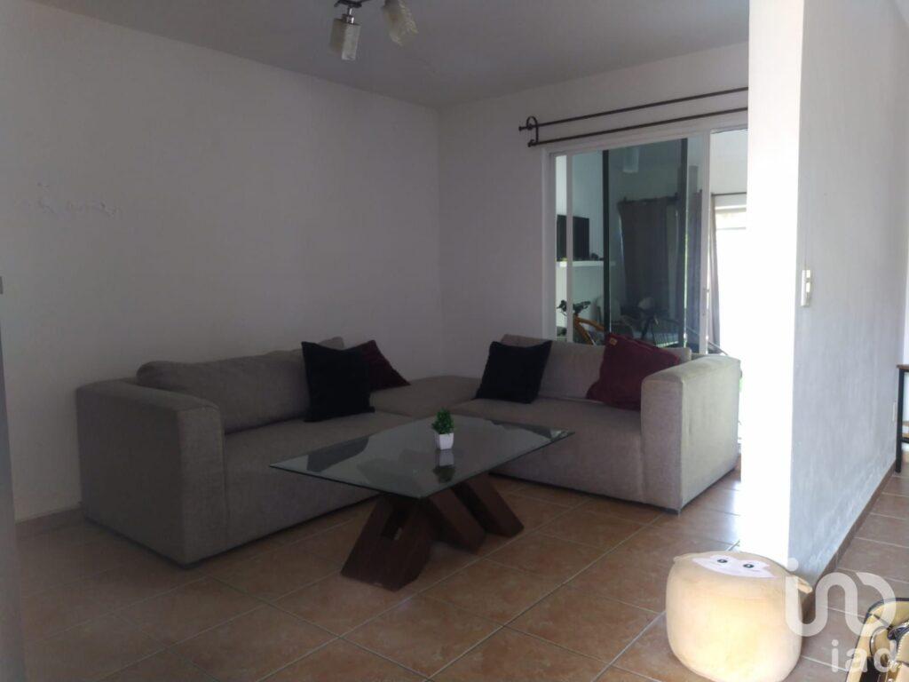 Casa sola con alberca en privada | Prados de Cuernavaca