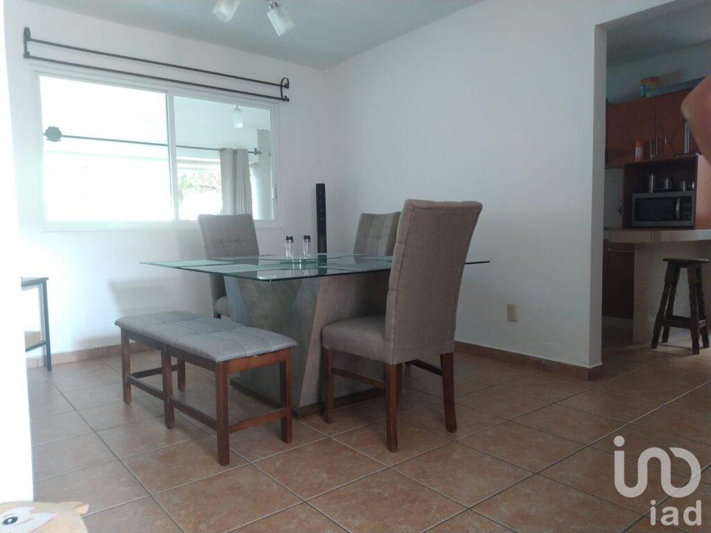 Casa sola con alberca en privada | Prados de Cuernavaca