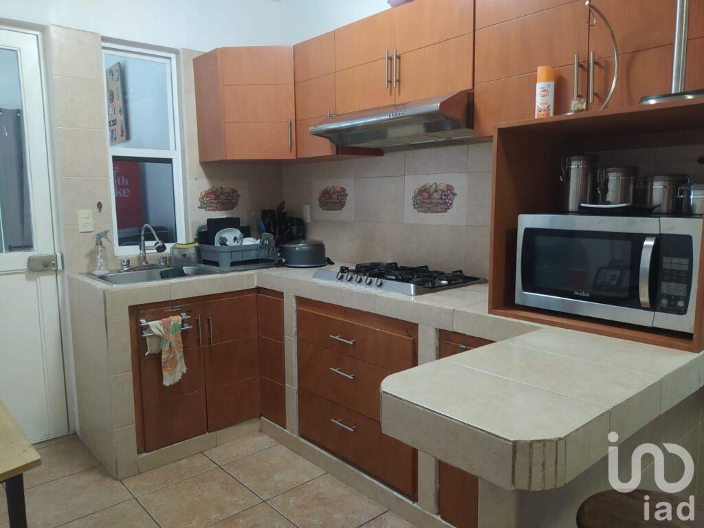 Casa sola con alberca en privada | Prados de Cuernavaca