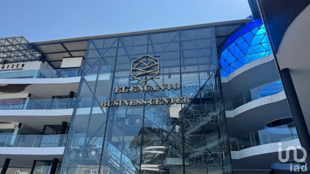 LOCA COMERCIAL EN VENTA PB EN LA PLAZA EL ENCANTO BUSINESS CENTER LA MARINA MAZATLAN