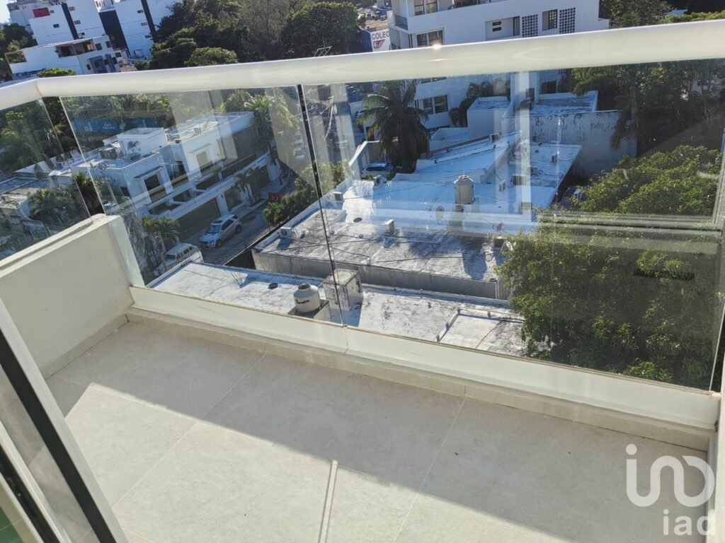 VENDO CONDOMINIO EN LA AV. BONAMPAK FRENTE A PUERTO CANCUN, CANCUN, Q.ROO