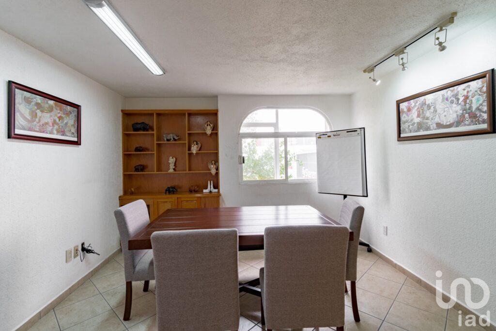 RENTO OFICINA EN AV. SOR JUANA INES DE LA CRUZ, TLALNEPANTLA CENTRO, EDO. DE MEXICO.