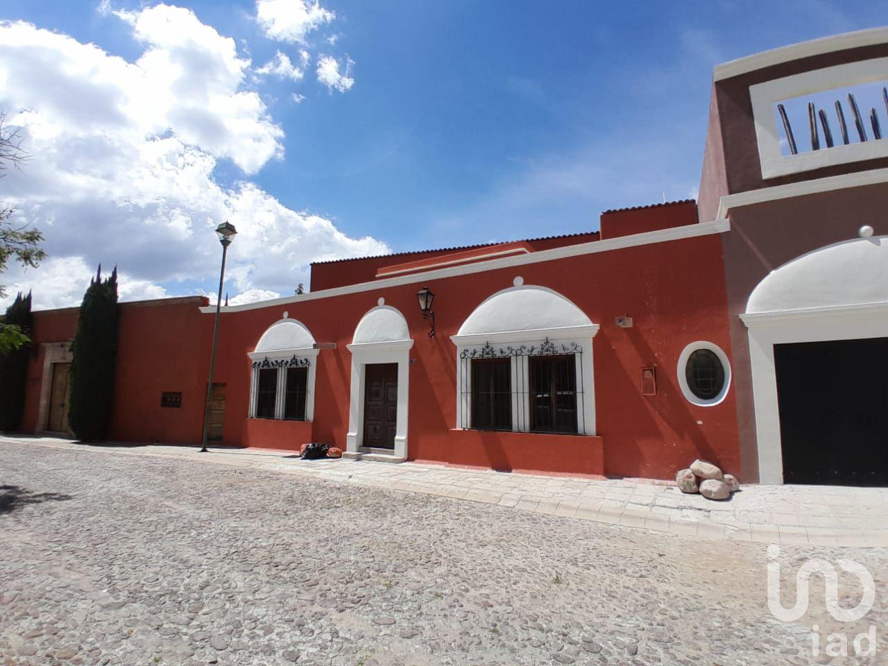 Se vende casa con vista panoramica en  Malanquín Club de golfo en San Miguel de Allende