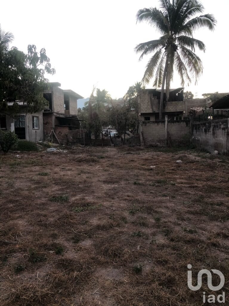 Terreno en Venta en Puerto Vallarta  Colonia Loma Bonita