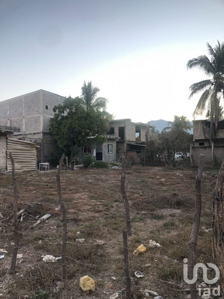 Terreno en Venta en Puerto Vallarta  Colonia Loma Bonita