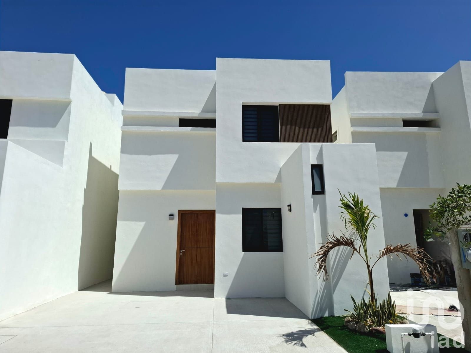 CASA DE DOS PLANTAS EN VENTA EN PRIVADA EN LA PAZ BAJA CALIFORNIA SUR