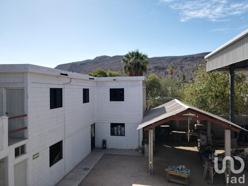 BODEGA INDUSTRIAL CON OFICINAS EN VENTA EN LA RINCONADA EL CARDONAL LA PAZ BAJA CALIFORNIA SUR