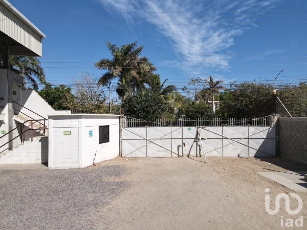 BODEGA INDUSTRIAL CON OFICINAS EN VENTA EN LA RINCONADA EL CARDONAL LA PAZ BAJA CALIFORNIA SUR