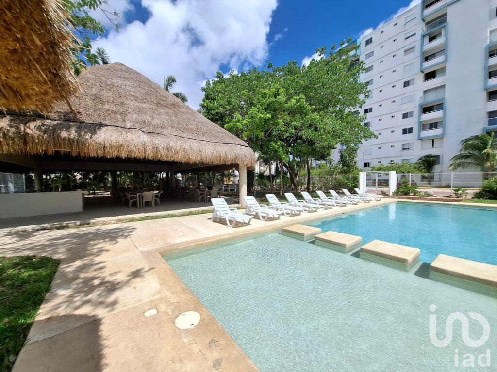 VENTA DEPARTAMENTO EN EL CENTRO DE CANCÚN CON ALBERCA